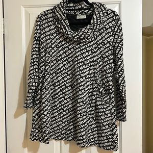 KOMIL cowlneck tunic, size medium
